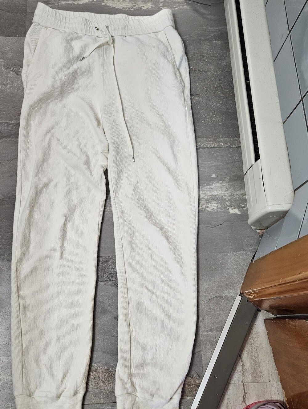Club Monaco Off-White/Ivory Drawstring Cotton Cuff Joggers. Ribbed, High Rise. M